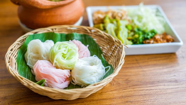 rice noodle in basket on table thai food