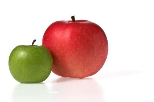 red apple and green apple