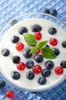yogurt with berries 