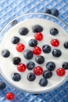 yogurt with berries 