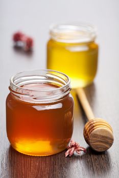 honey in jar 