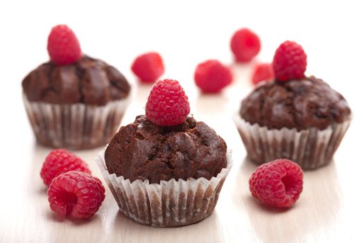 chocolate muffins with raspberry 