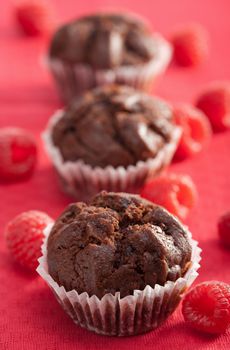 chocolate muffins with raspberry 