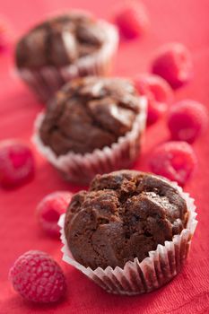 chocolate muffins with raspberry 
