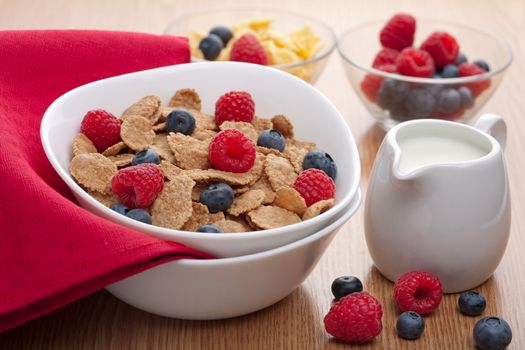 cornflakes with fresh berries 