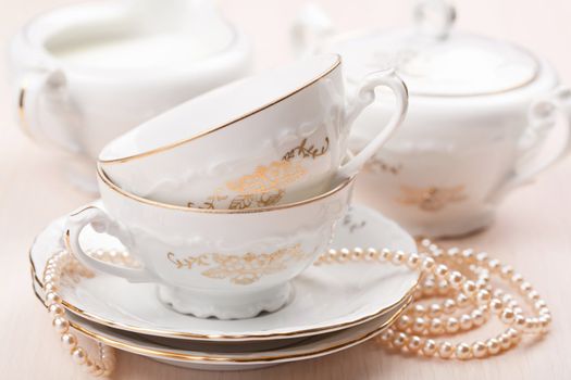 elegant tea cups 