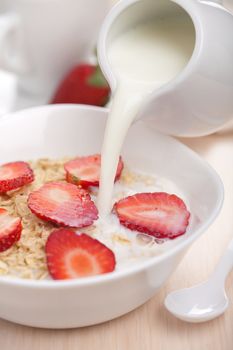 cereal with fresh strawberry