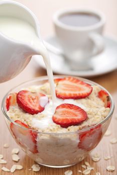 cereal with fresh strawberry