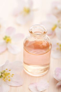 essential oil and flowers 