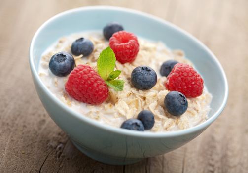 porridge with fresh berries 