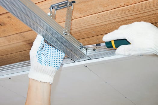 Assembly of a framework for a false ceiling