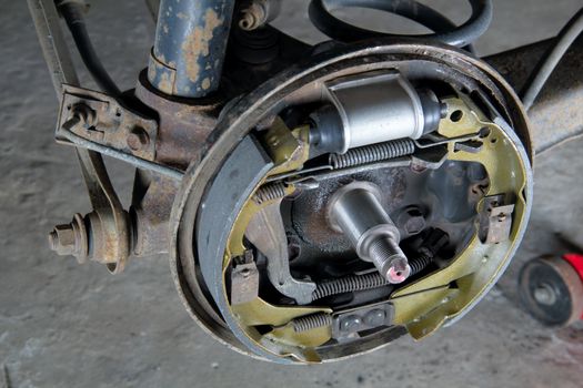 New brake pads and cylinder brake drum