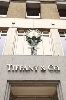 Tiffany & Co, shopping