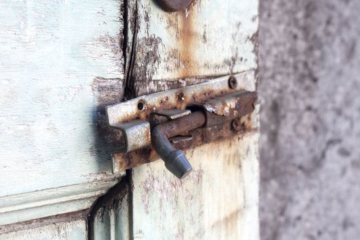 rusty lock, meaning can not be concealed.