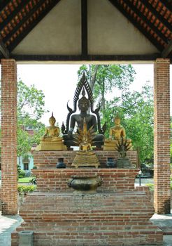 buddha sculpture