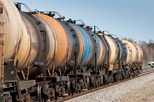 oil or fuel transport in tanks by railway