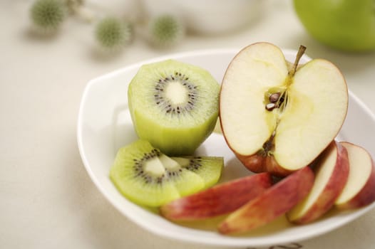 Kiwi and apples salad