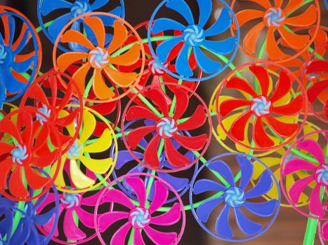 Colourful wind spinned spinner toy