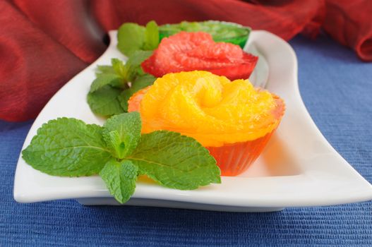 orange jelly with fresh orange slices and mint