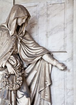 Collection of the most beautiful and moving architectures examples in European cemetaries