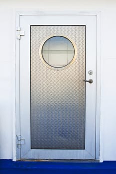Door with porthole