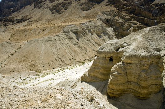 Israel thesert, the finding place of the oldest bible documents the dead sea rolls