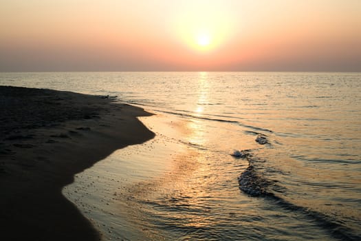 An image of a beautiful sunrise at the sea