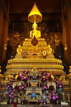 Golden Buddha in Wat Pho