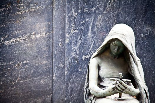 Collection of the most beautiful and moving architectures examples in European cemetaries