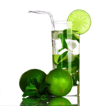 mojito isolated on white close up