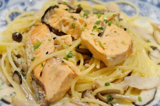 Spaghetti with Salmon in Japanese style