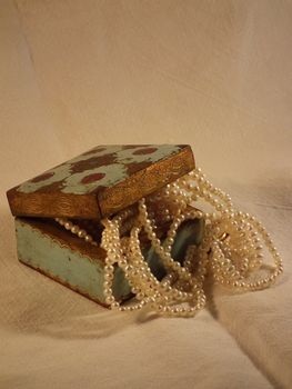 Jeweler box with pearl necklace