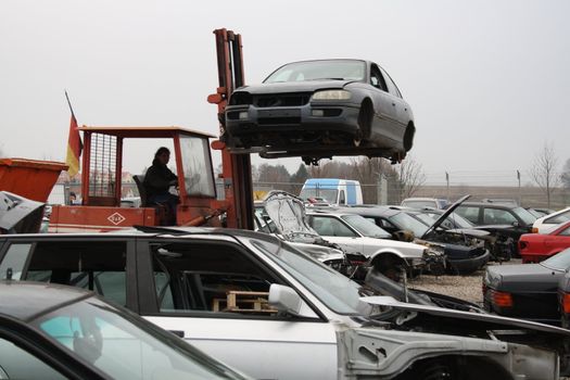 scrap yard for car recycling