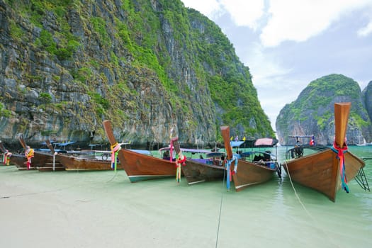 Cliff and boats in Phi Phi Leh south of Thailand