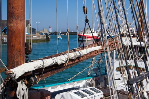 The Mast and Rigging of and old sailboat