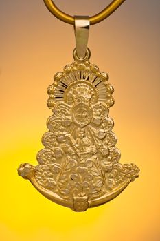 A Precious gold pendant, ideal like gift