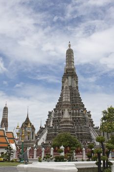 pha prang wat a-roon in bangkok, thailand