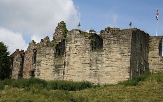 tut castle derbyshire uk, castle ruins