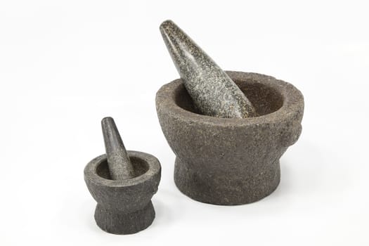 2 sizes of mortar and pestle