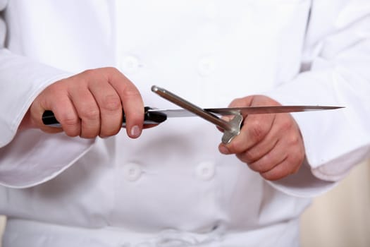 Chef sharpening knife