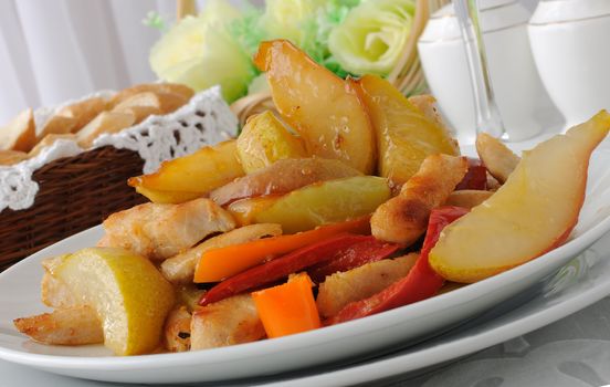 Chicken salad with sweet peppers and pears