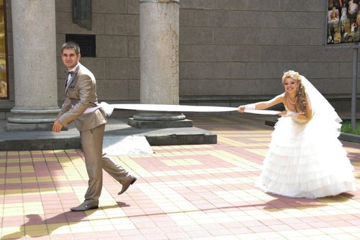 Young married couple in the wedding day