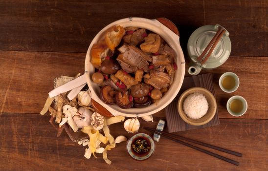 ba kut teh. Malaysian stew of pork and herbal soup,