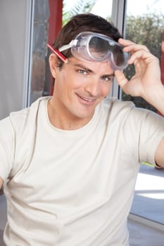 Portrait of an happy smiling man looking at camera