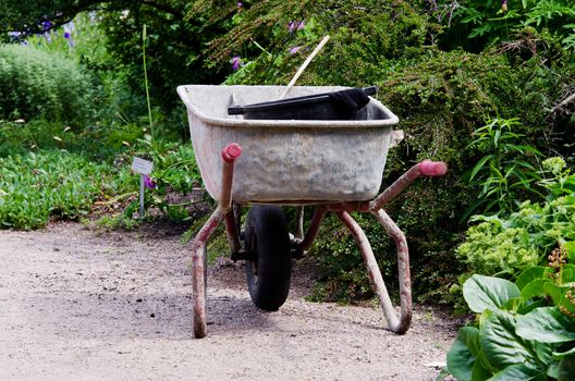 Gardening wheelbarrow