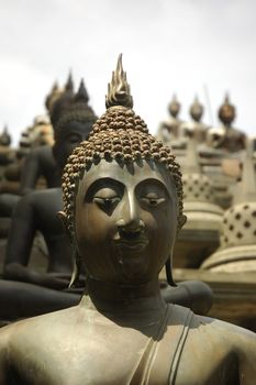 buddha statues in sri lanka