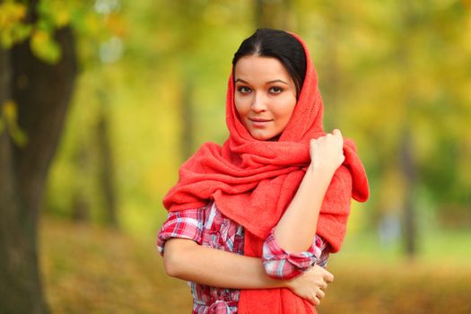 autumn woman portret in park