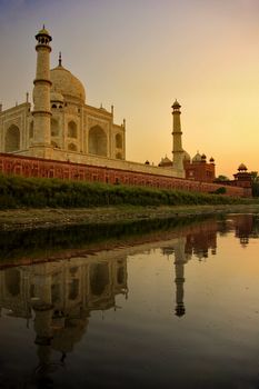 famous landmark taj mahal shot from yamuna river 