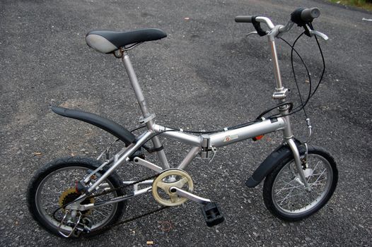 Alluminium folding bicycle with 16 inches wheels