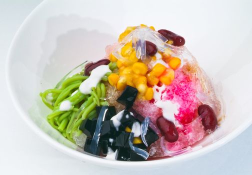 ice kacang, asian dessert of shaved ice with icecream